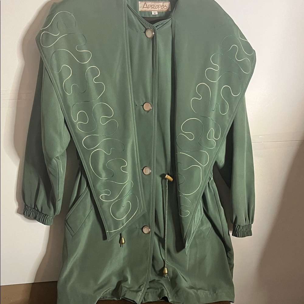 😄Vintage Apropos sage green drawstring jacket  abstract embroidery.